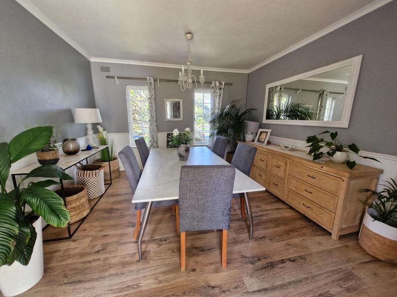 To Let 4 Bedroom Property for Rent in Kreupelbosch Western Cape
